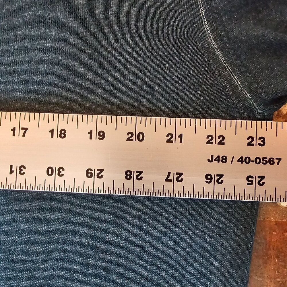Cruciani Men's V-Neck Sweater, Light Weight, 100% Wool Made In Italy Size 54, XL - Picture 11 of 12